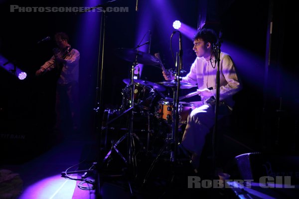 ANNA B SAVAGE - 2025-04-13 - PARIS - Petit Bain - 